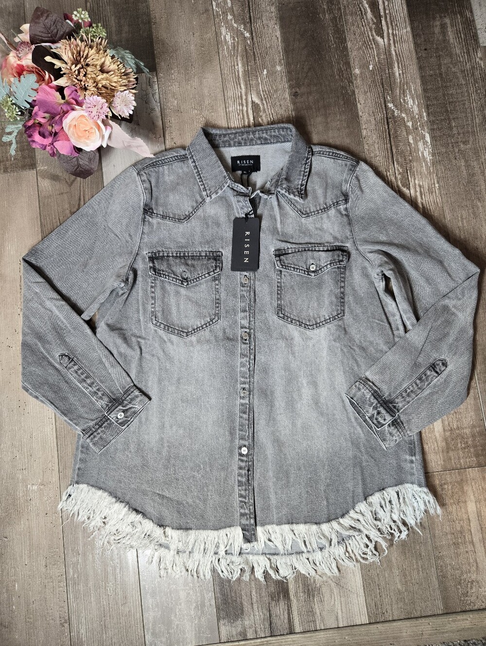 NWT Risen Los Angeles Women’s Gray Frayed-Hem Denim Shirt Jacket Shacket Size XL